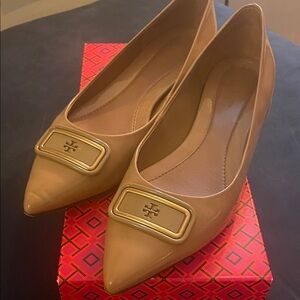 Tory Burch Women's Tan Flats with Gold Detail